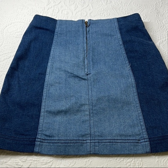 ⭐️Free People size 6 patchwork two tone blue mini denim skirt y2k modern femme - Picture 3 of 4
